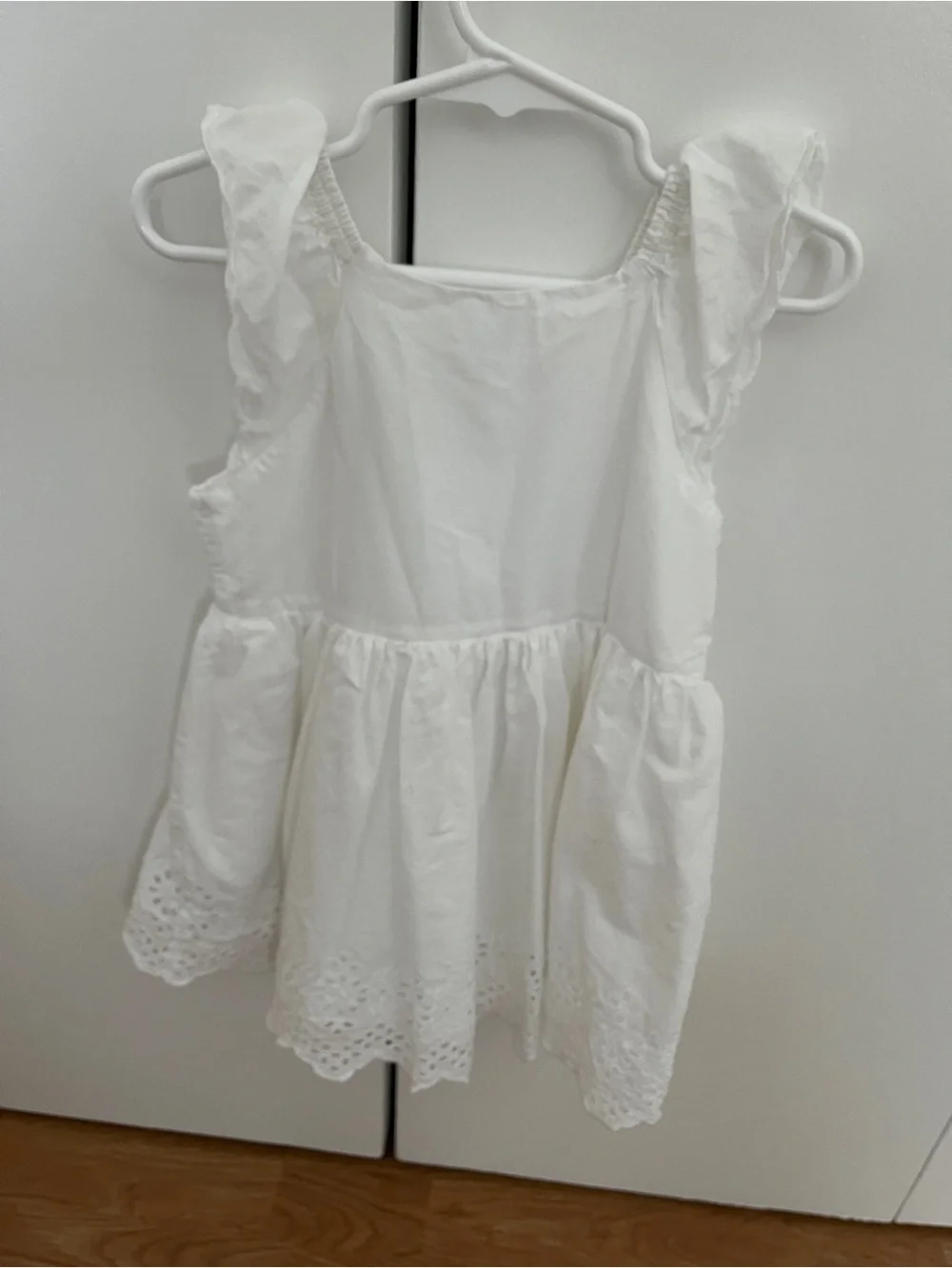 GAP White Eyelet Flutter Sleeve Dress